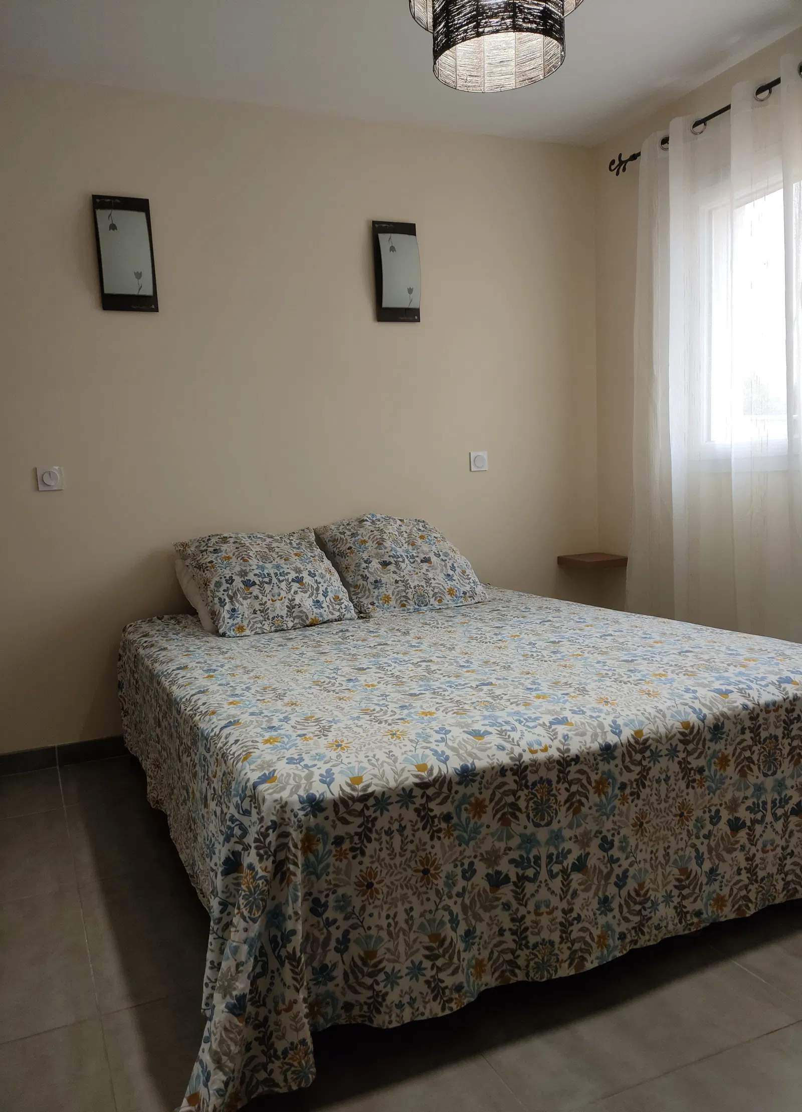 Room Boulevard Pierre et Marie Curie in Châteauneuf-les-Martigues