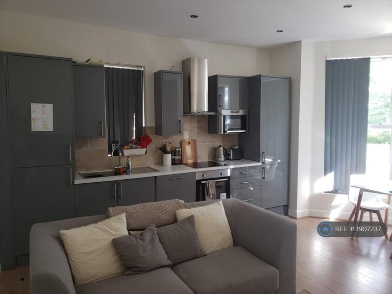 Flat Bentcliffe Lane in Leeds