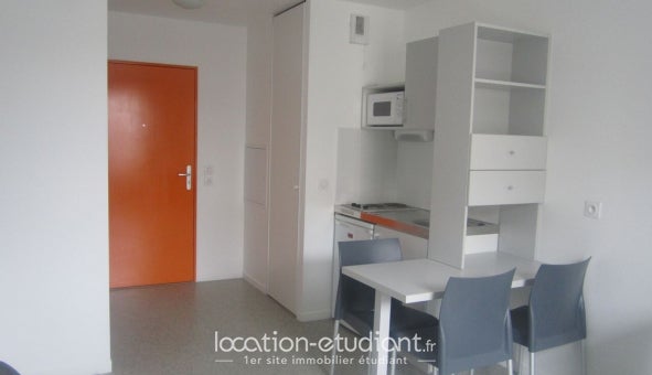 Room Rue des Moulins in Reims