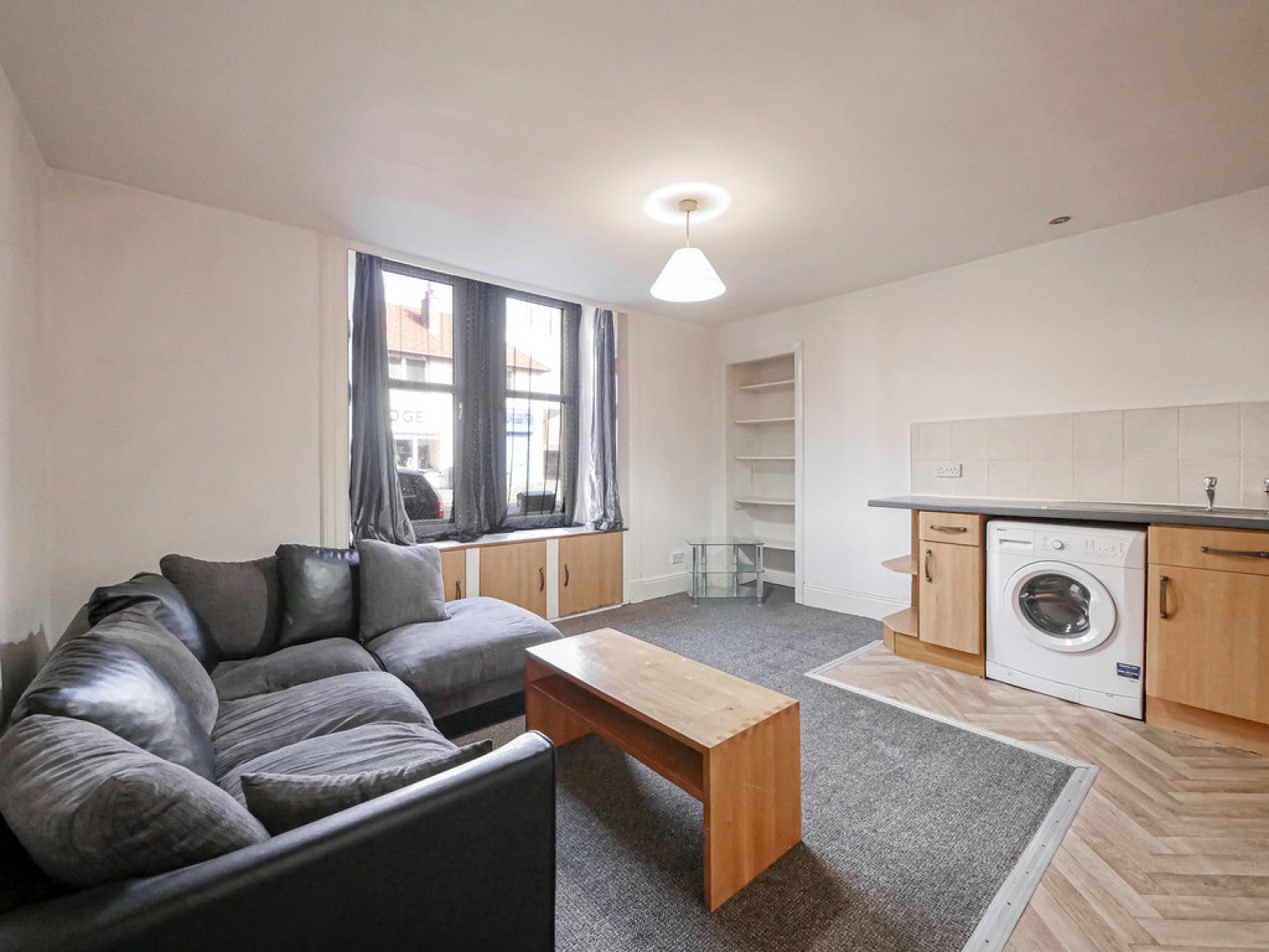 Flat Fleming Gardens East in Dundee