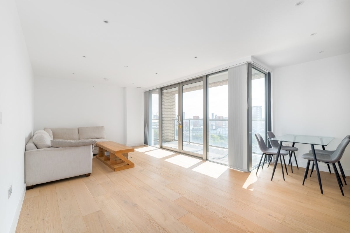 Flat Limeharbour in Greater London