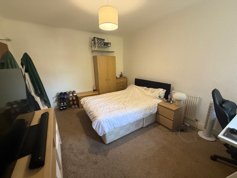 Room MacAuley Road in Manchester