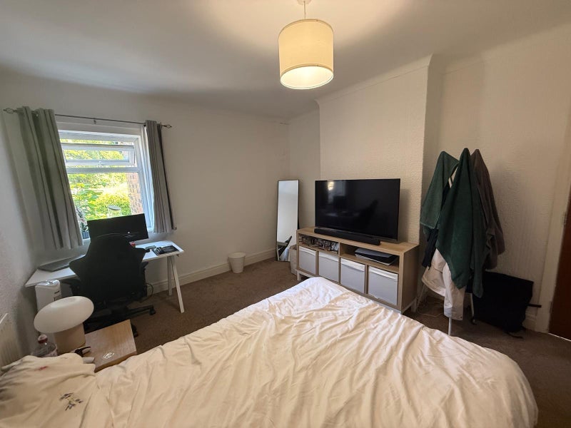 Room MacAuley Road in Manchester