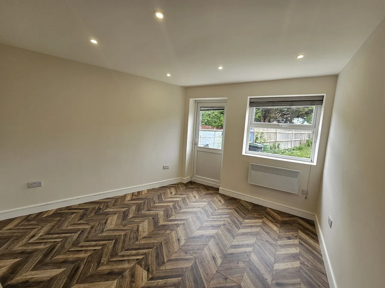 Flat Tolworth Rise North in Greater London