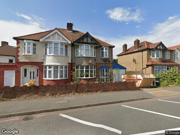 Flat Tolworth Rise North in Greater London