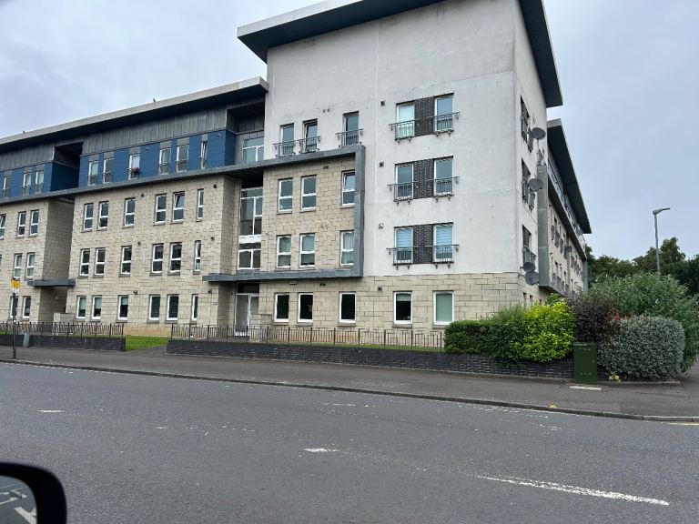 Flat St Andrews Close in Glasgow