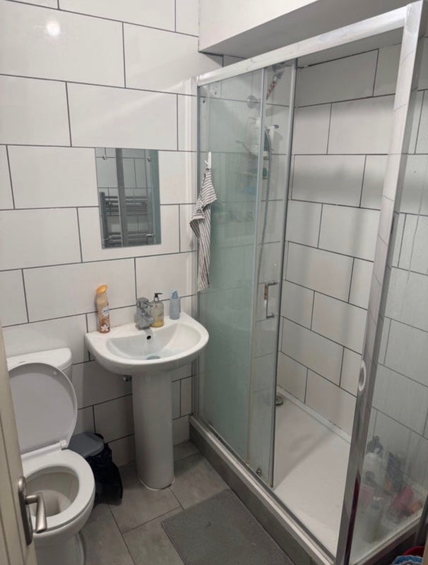 Room Grafton Way in Greater London
