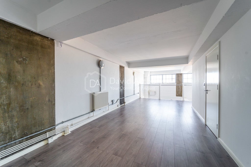 Flat Kingsland Road in Greater London