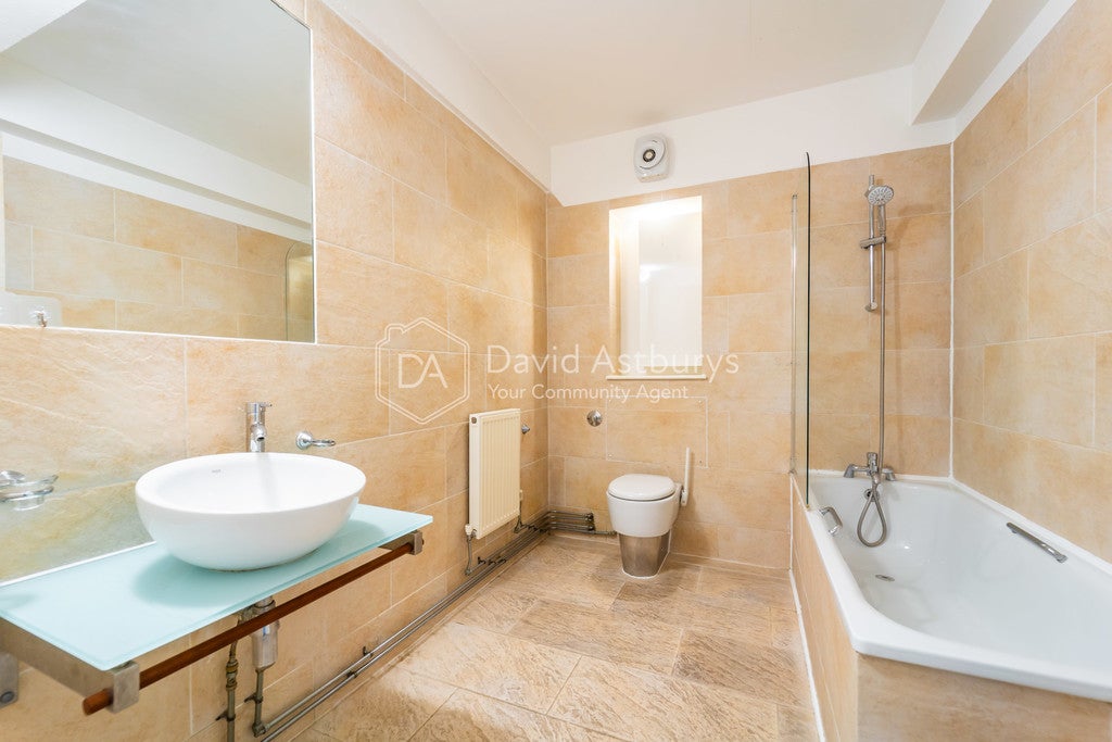 Flat Kingsland Road in Greater London