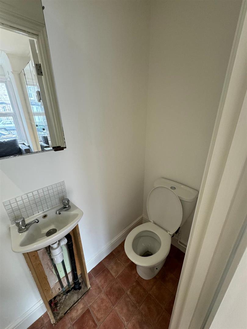 Flat Elm Grove in Greater London