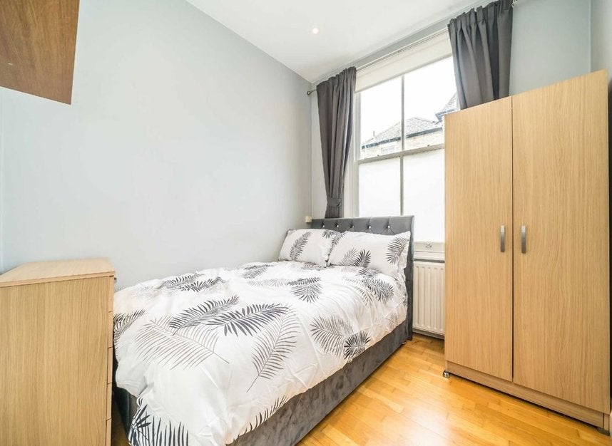 Flat Horsford Road in Greater London