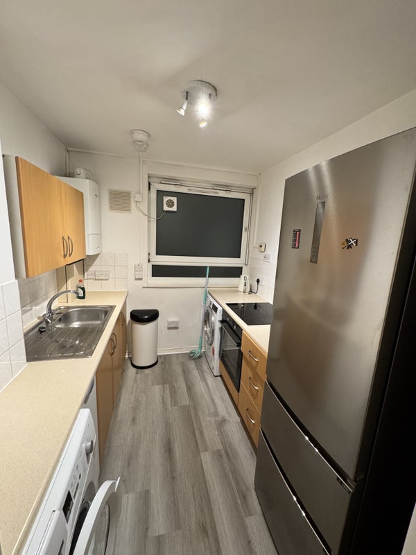 Room Queensdale Crescent in Greater London