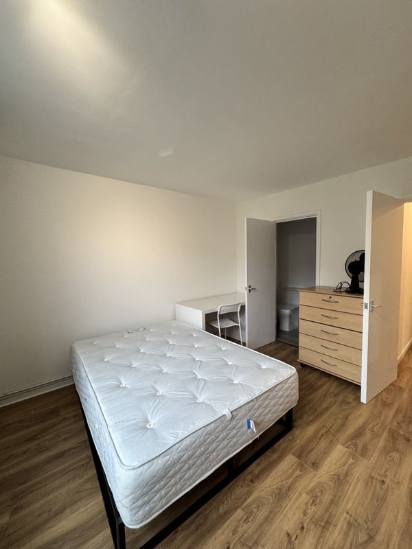 Room Queensdale Crescent in Greater London
