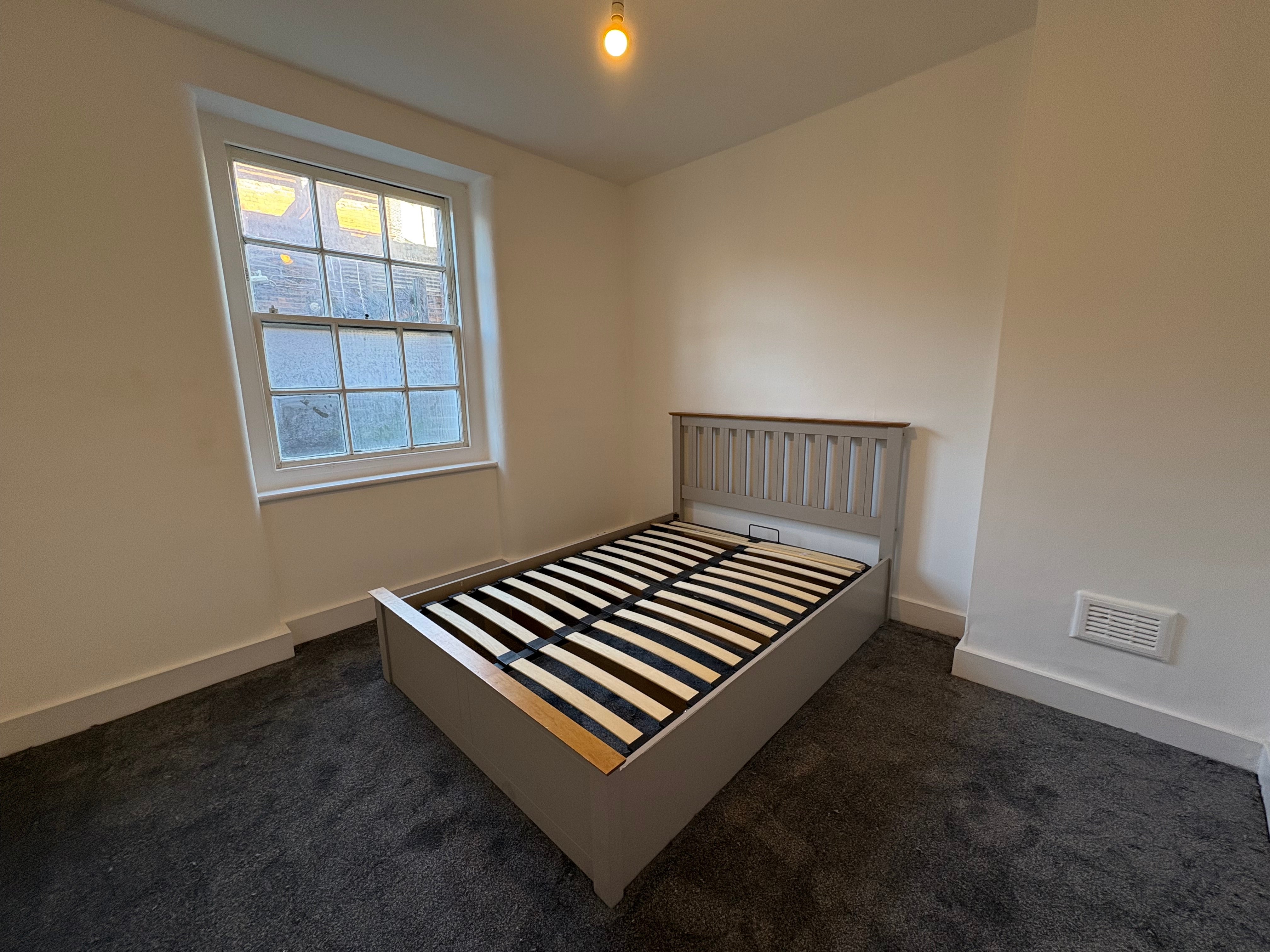Flat Wellington Way in Greater London