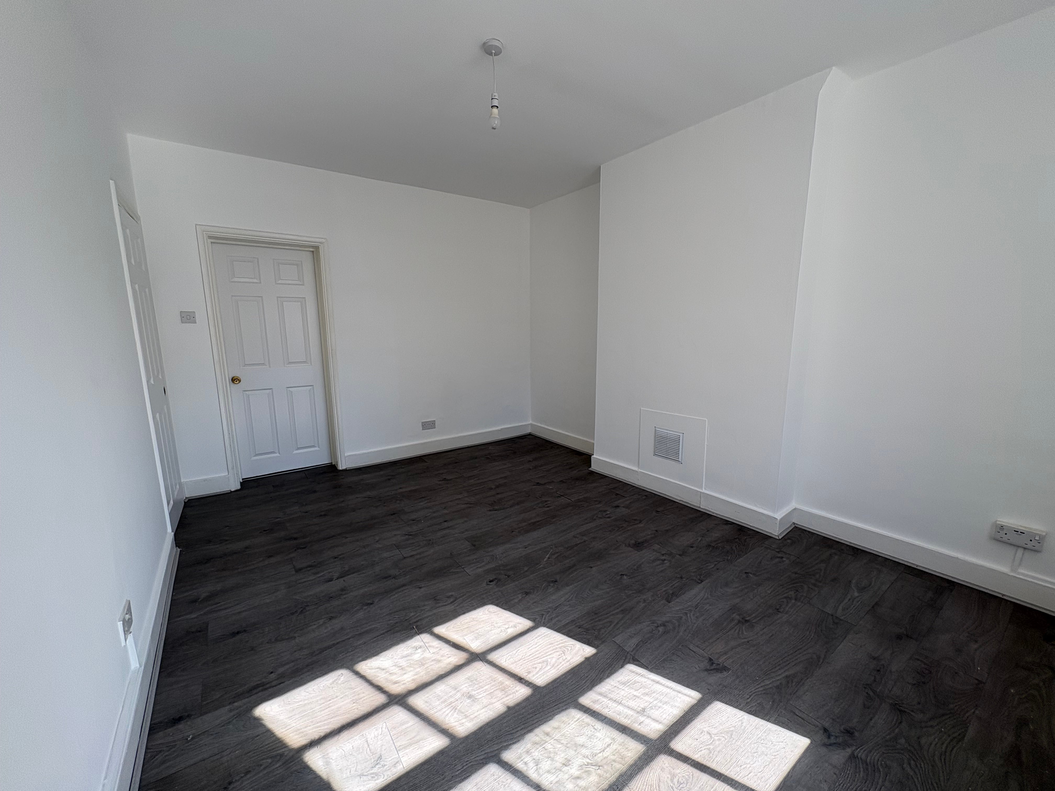 Flat Wellington Way in Greater London