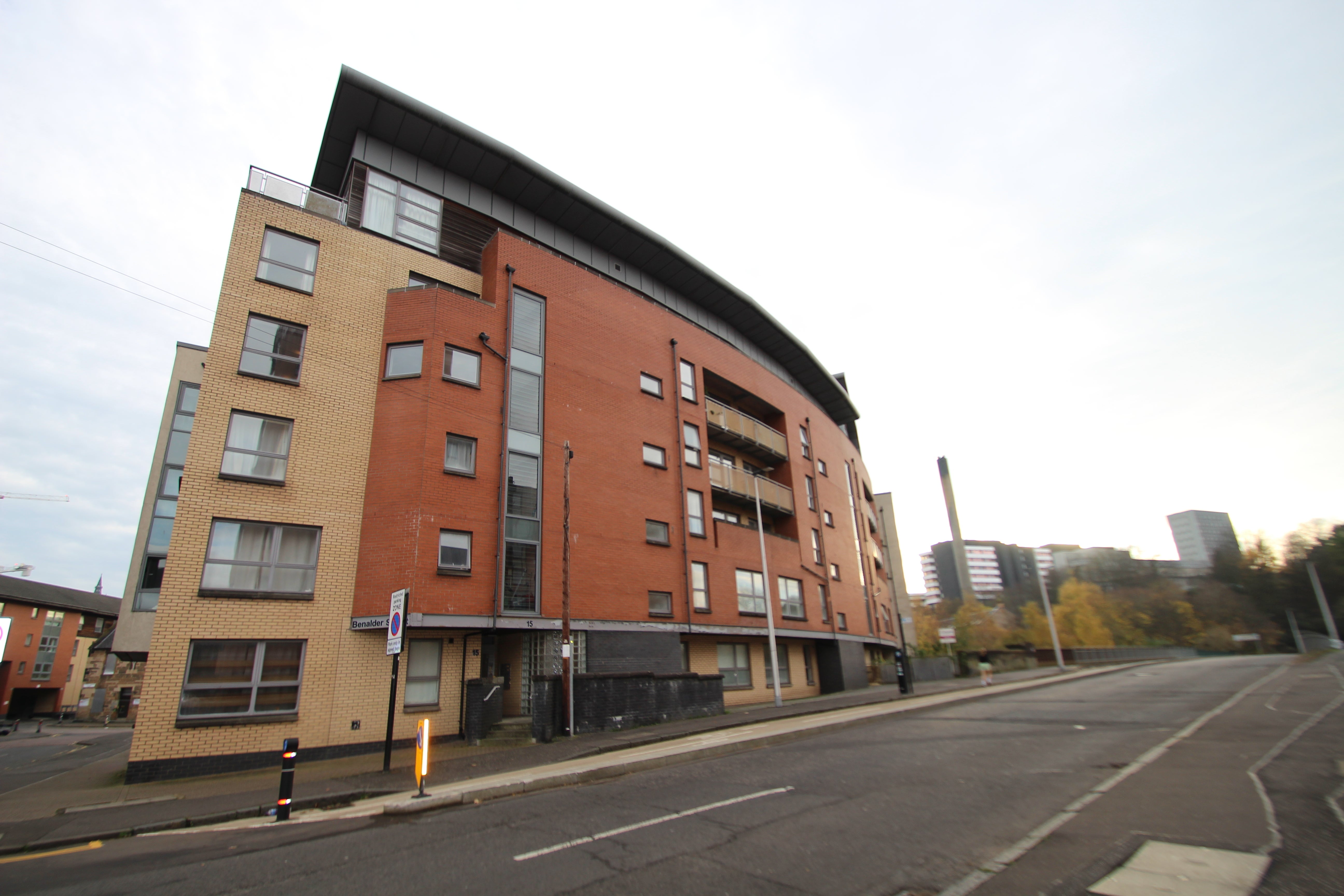 Flat Castle Street in Glasgow