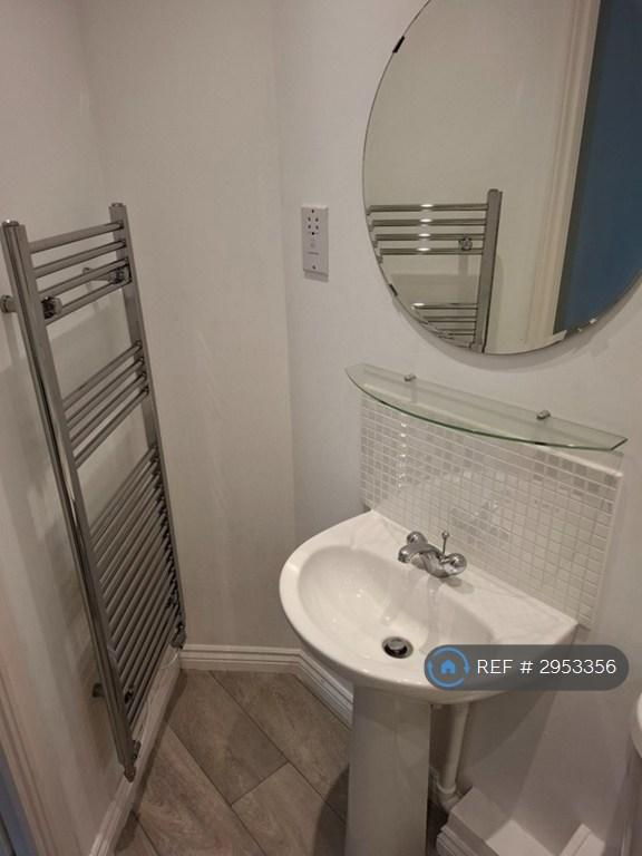 Flat Dunster Close in Rugby