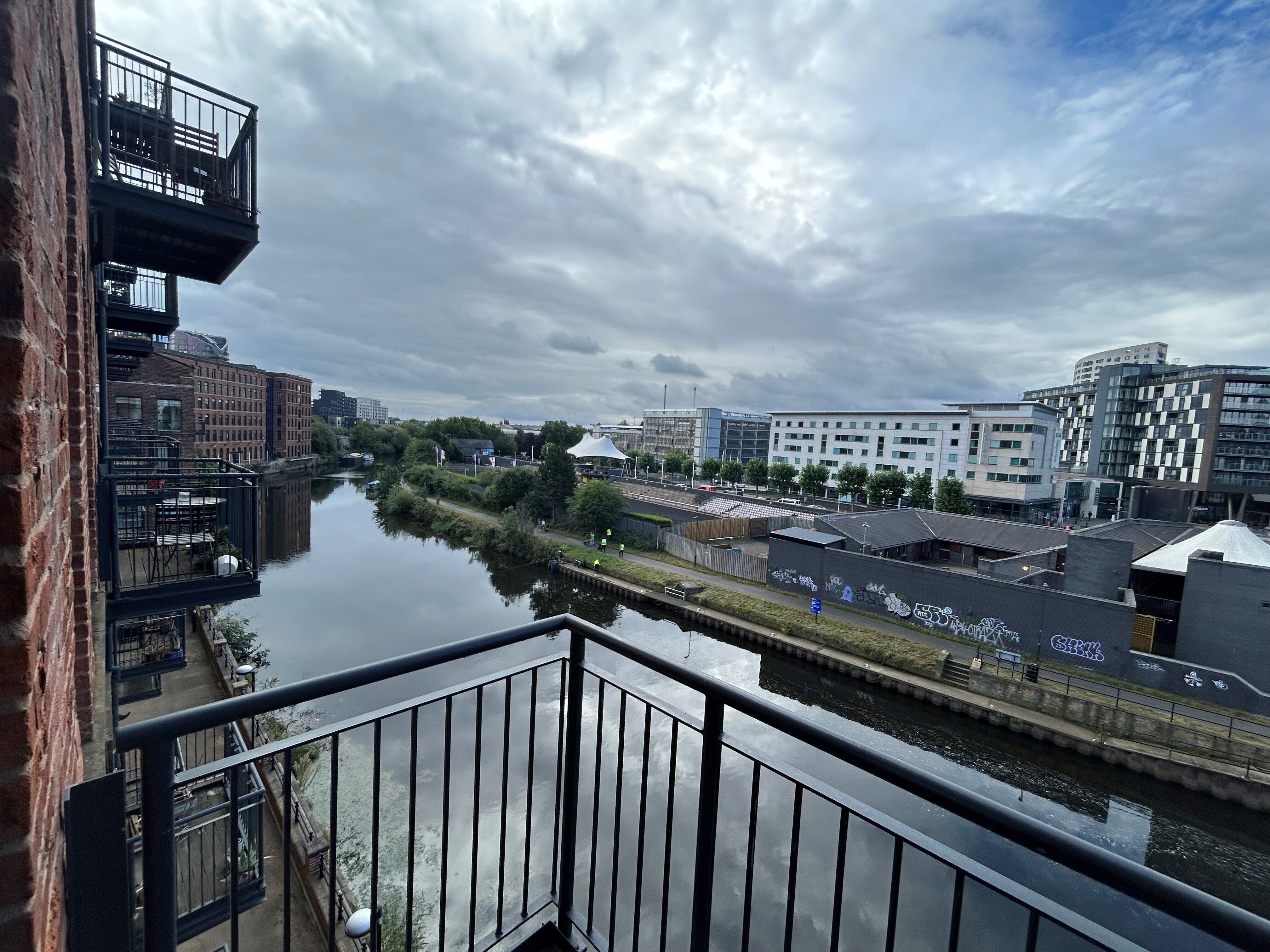 Flat Roberts Wharf in Leeds
