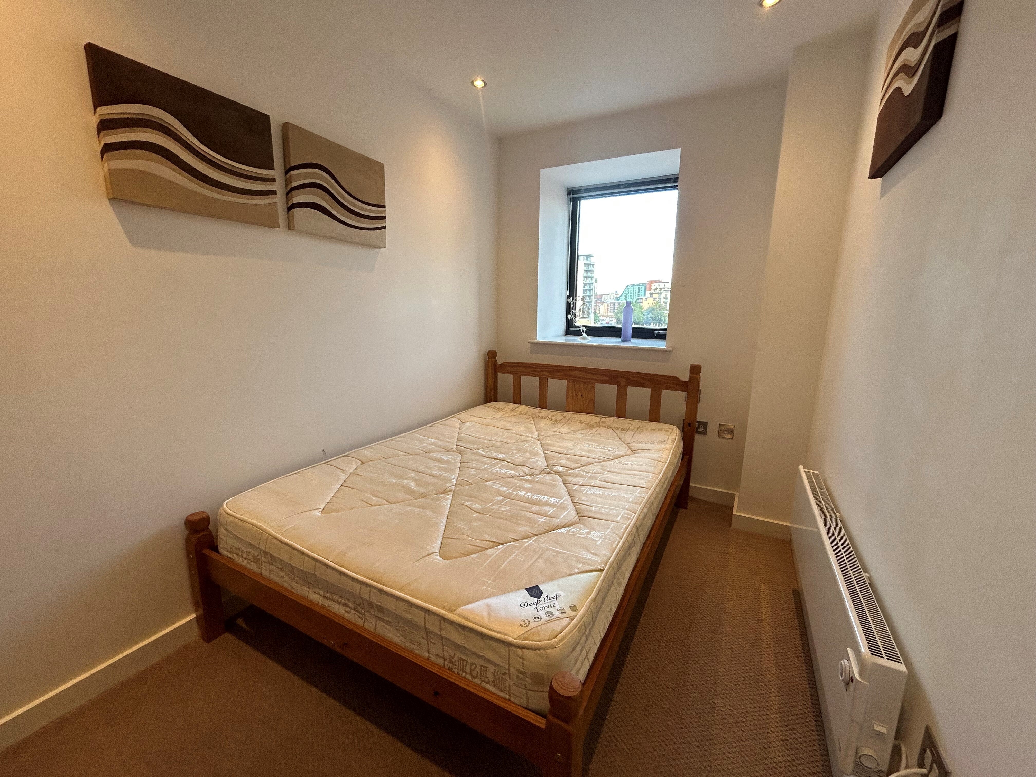 Flat Roberts Wharf in Leeds
