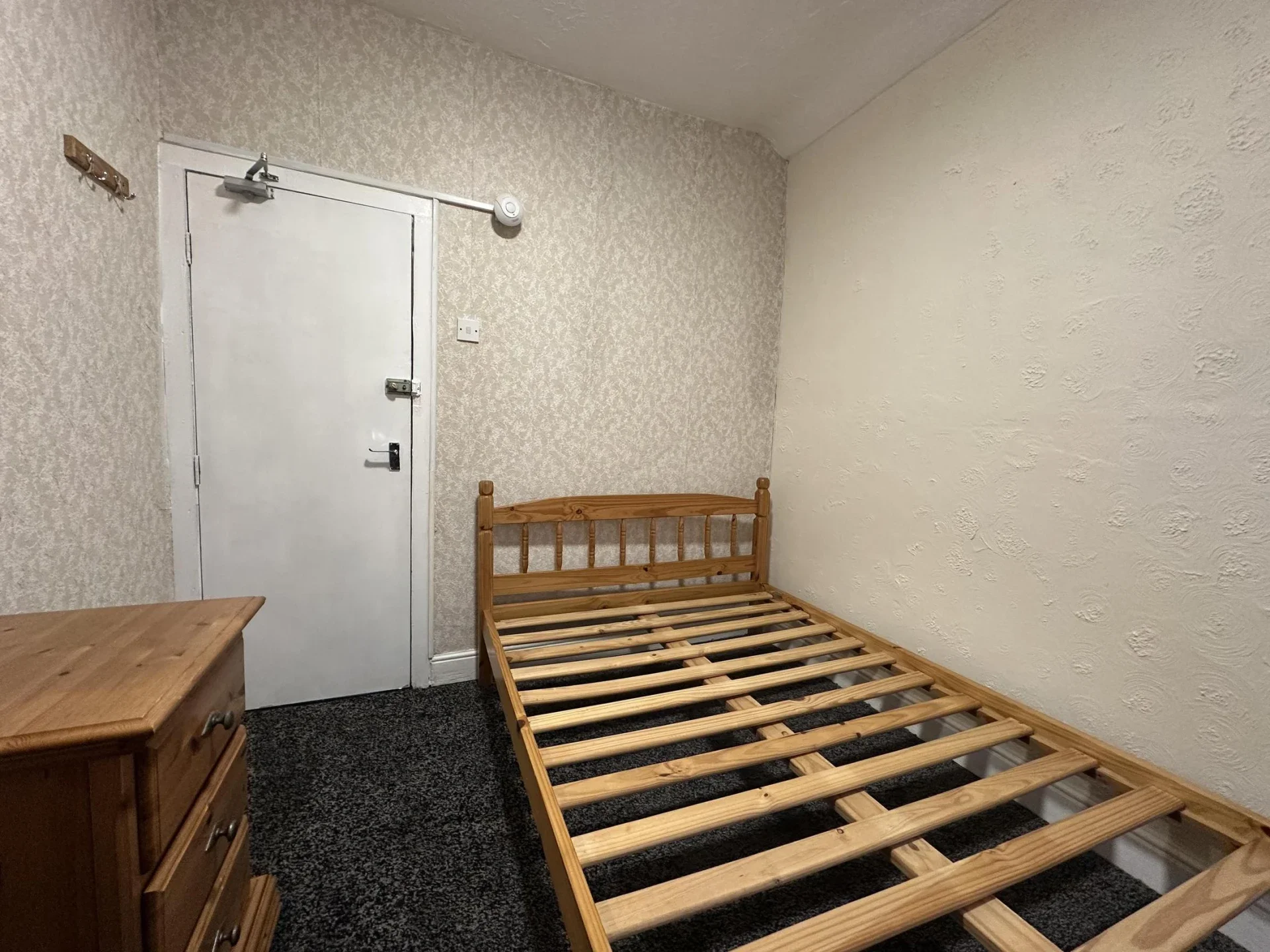 Flat Middlewich Street in Crewe