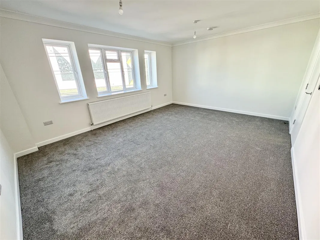 Flat Kingland Crescent in Poole