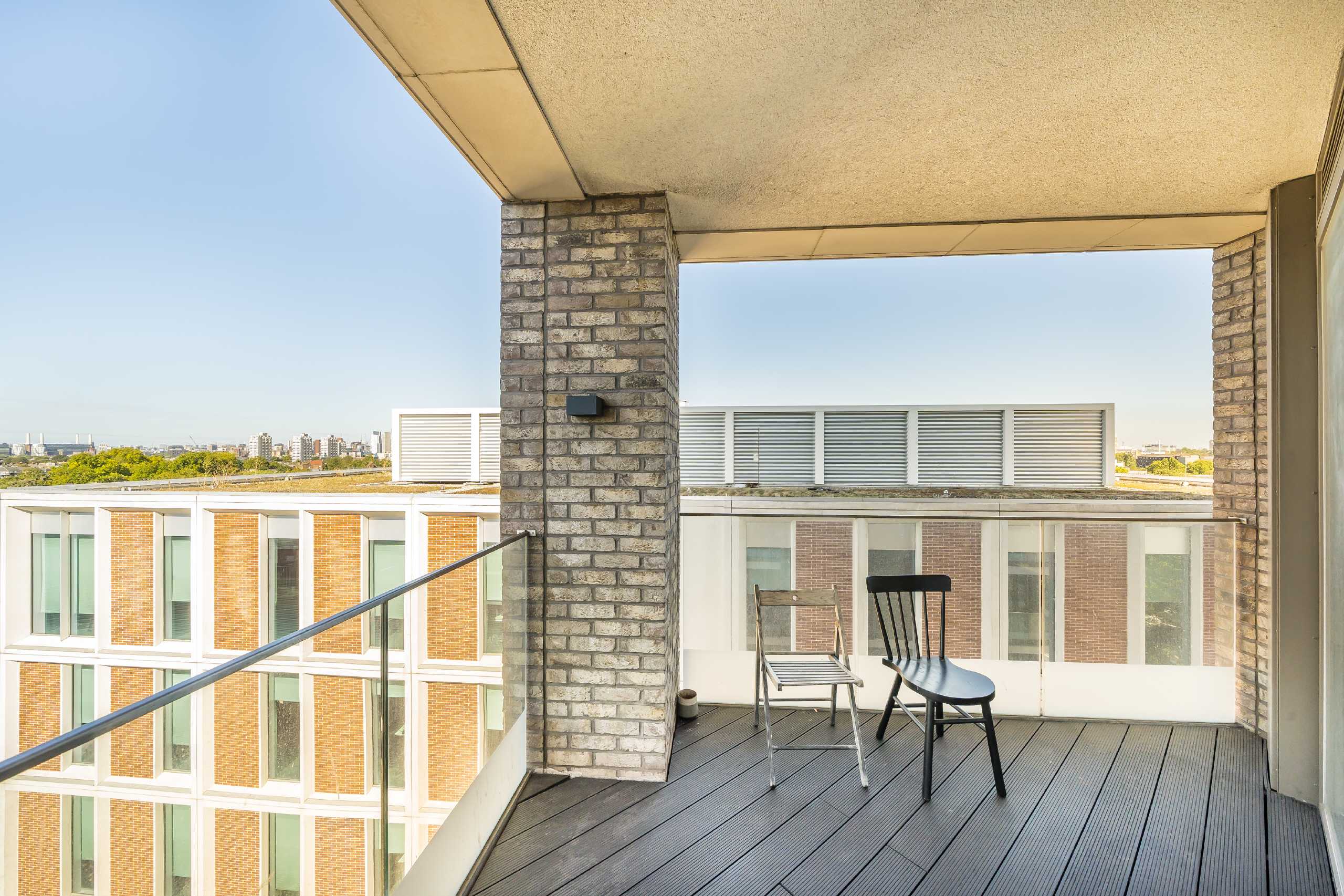 Flat Brixton Hill in Greater London