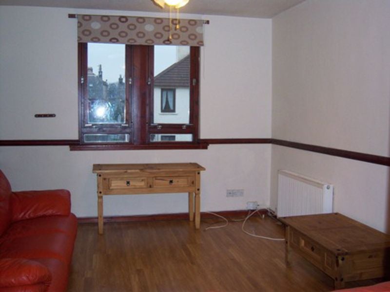 Flat Kelso Place in Kirkcaldy