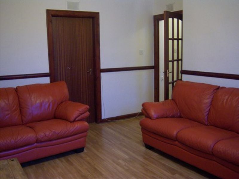 Flat Kelso Place in Kirkcaldy