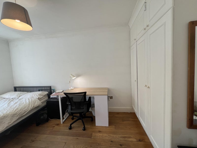 Room Harrow Road in City of Westminster