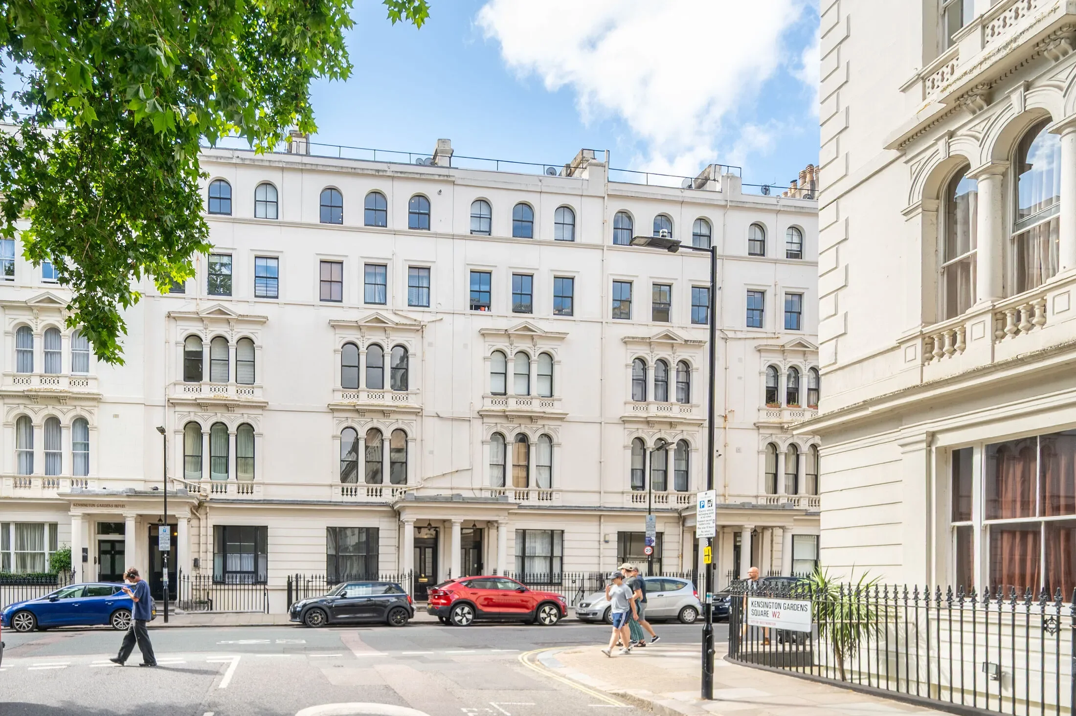 Flat Prince's Square in City of Westminster