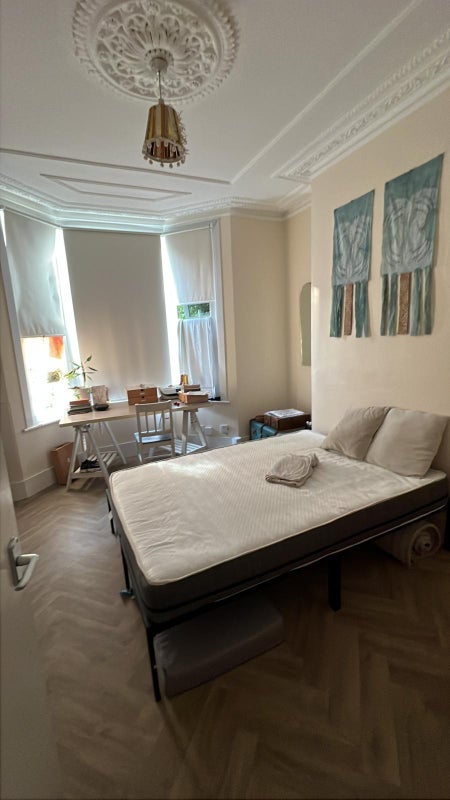 Flat Ranelagh Road in Greater London