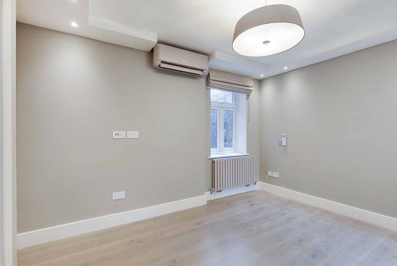 Flat Fitzjohn's Avenue in London