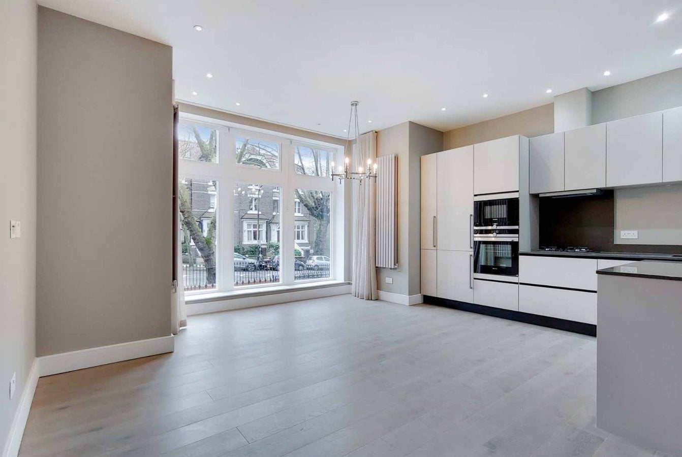 Flat Fitzjohn's Avenue in London