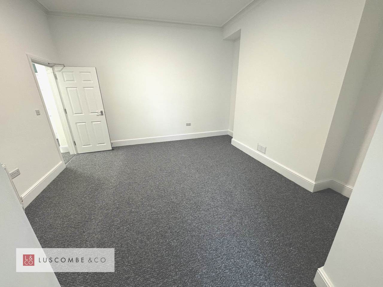 Flat Clytha Square in Newport