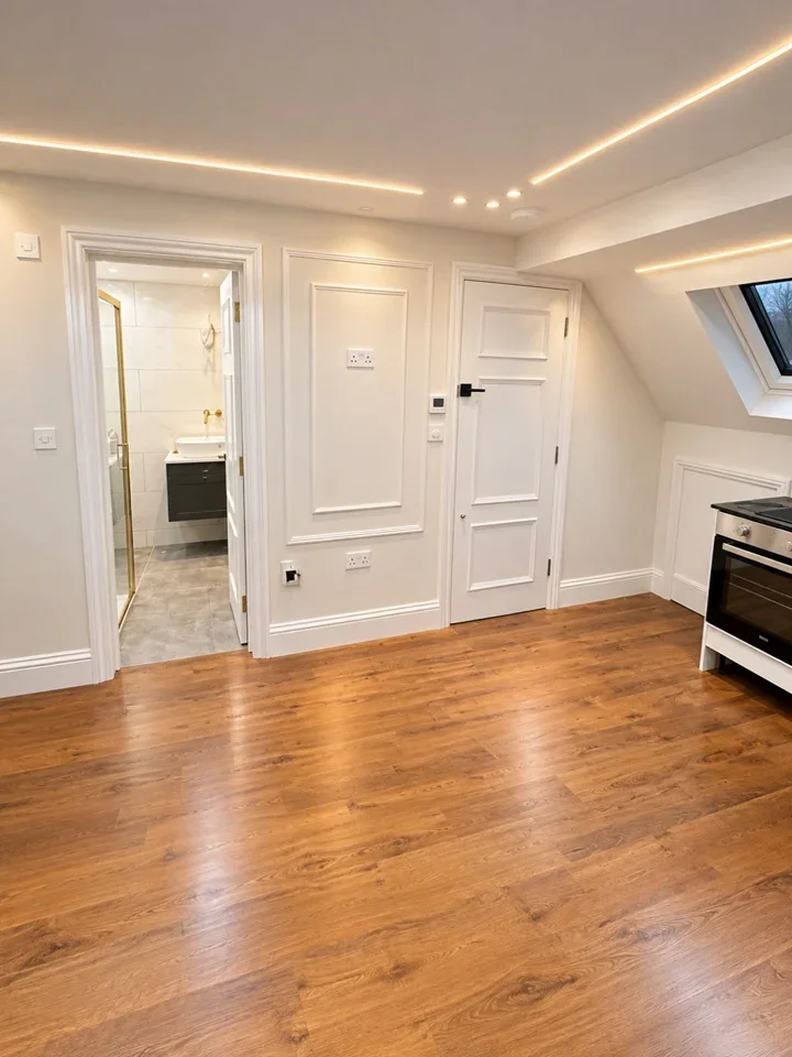 Flat Osidge Lane in Greater London