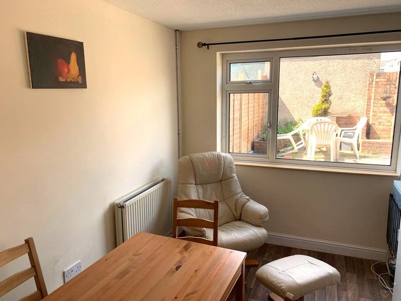 Room Cedar Close in Bristol