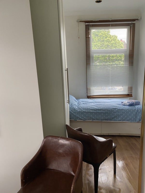 Room Grovelands Road in Greater London