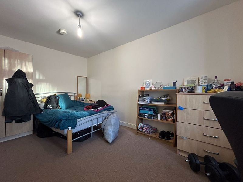 Flat Peveril Road in Nottingham