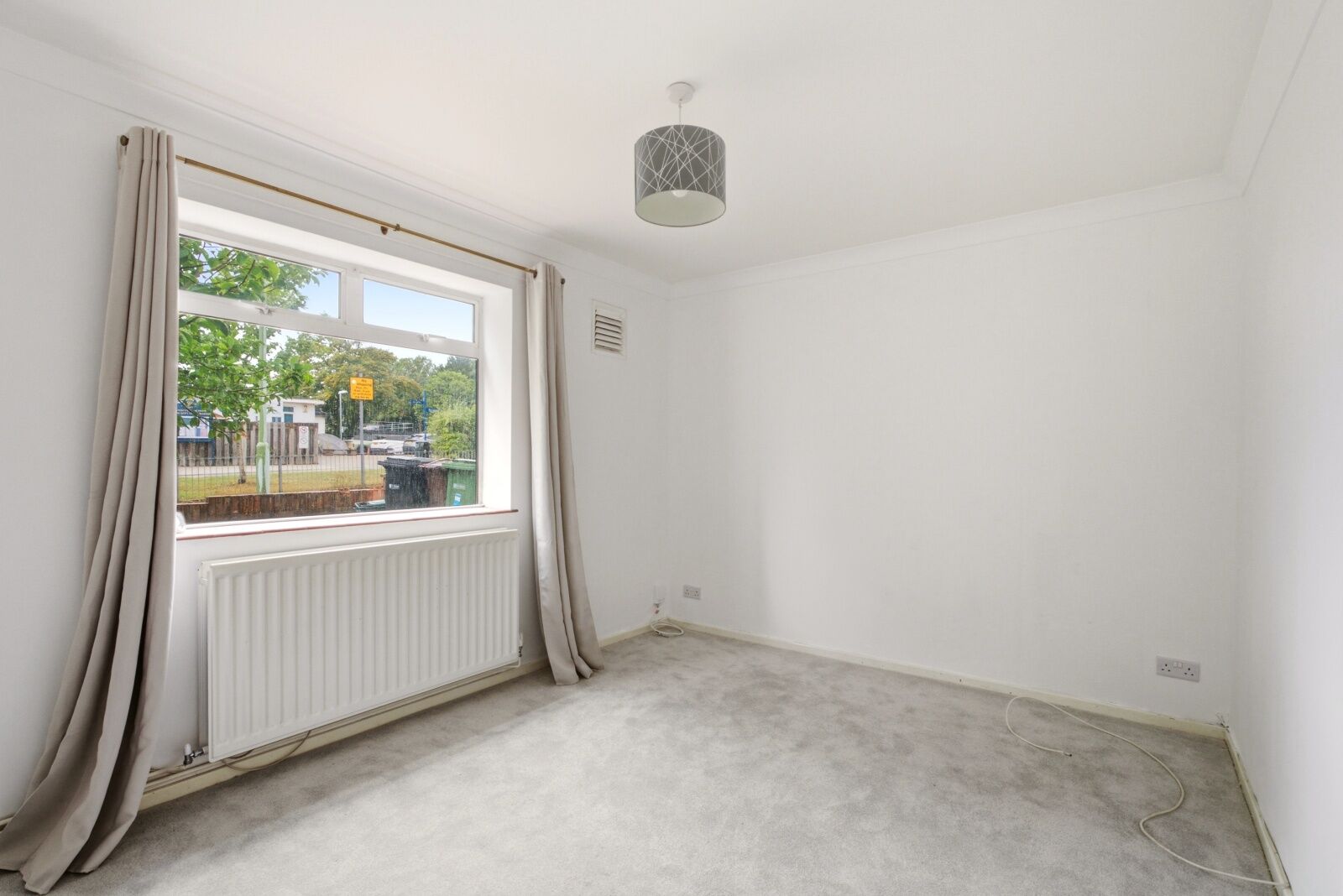 Flat Mandeville Drive in St Albans