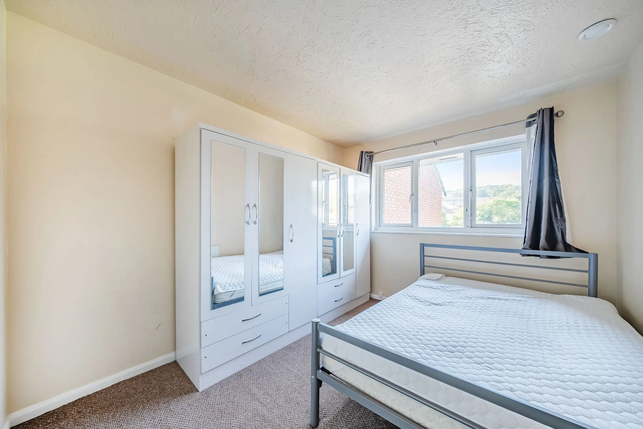 Flat Herbert Road in Greater London