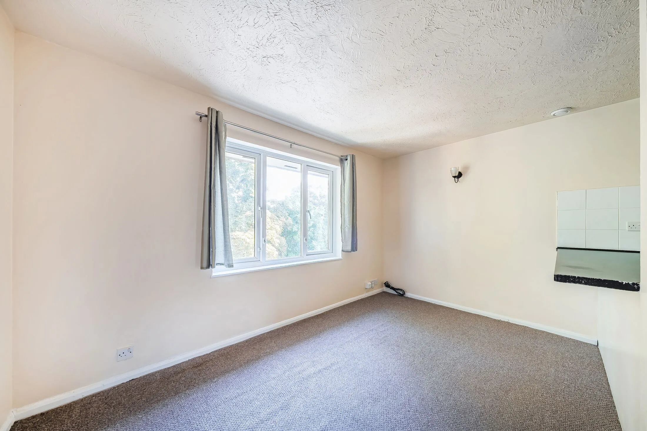 Flat Herbert Road in Greater London