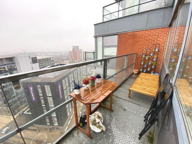 Flat Wellington Street in Leeds