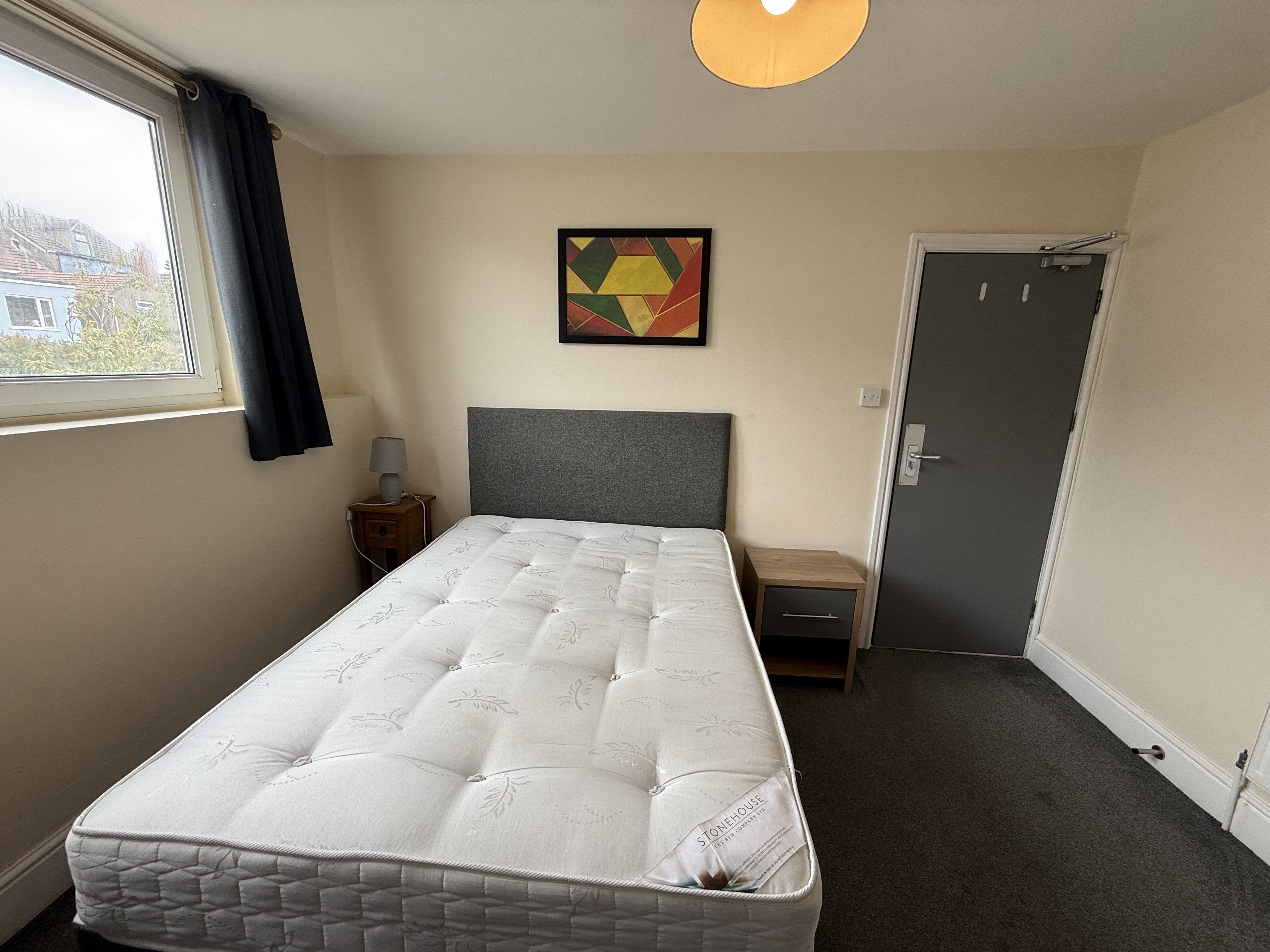 Room Cromwell Street in Swansea