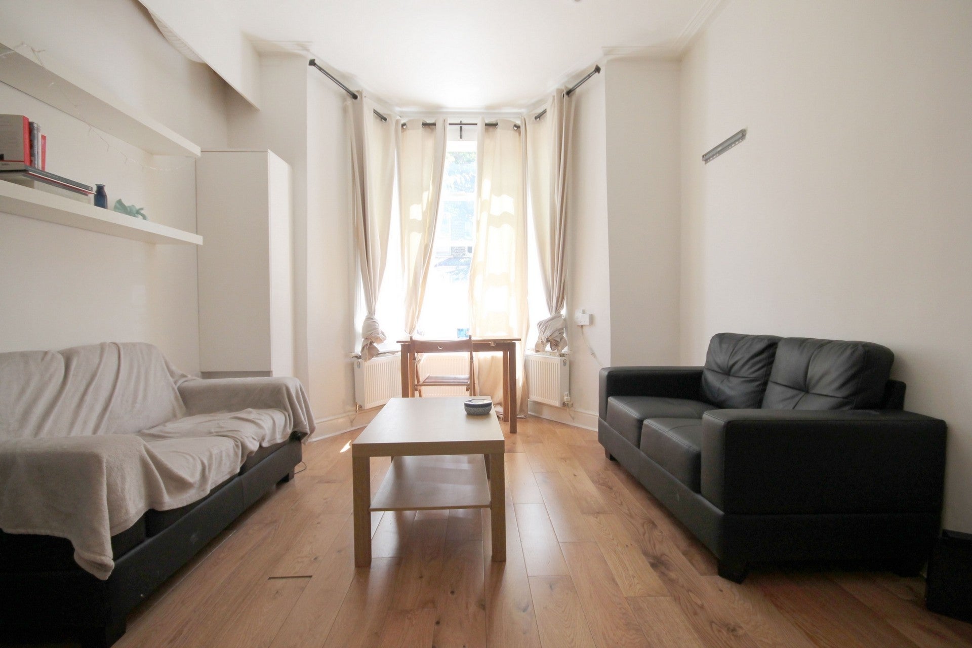 Flat Beaconsfield Road in Greater London
