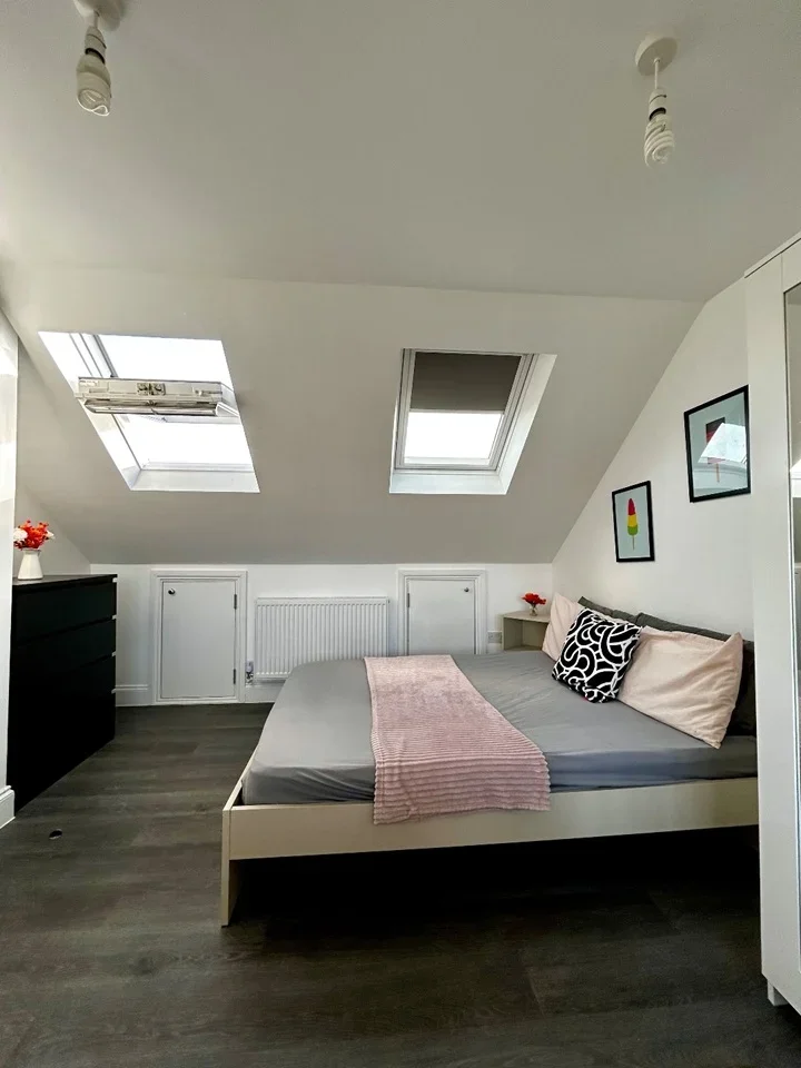 Flat Castle Road in Greater London