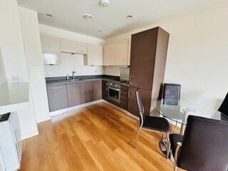 Flat Ocean Drive in Gillingham