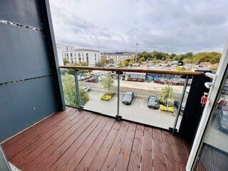 Flat Ocean Drive in Gillingham