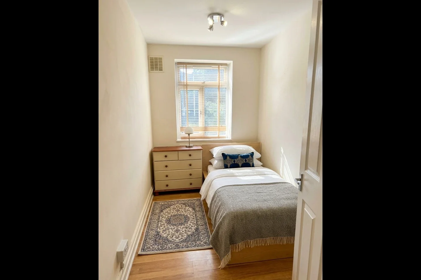 Room Clapham Road Estate in Greater London
