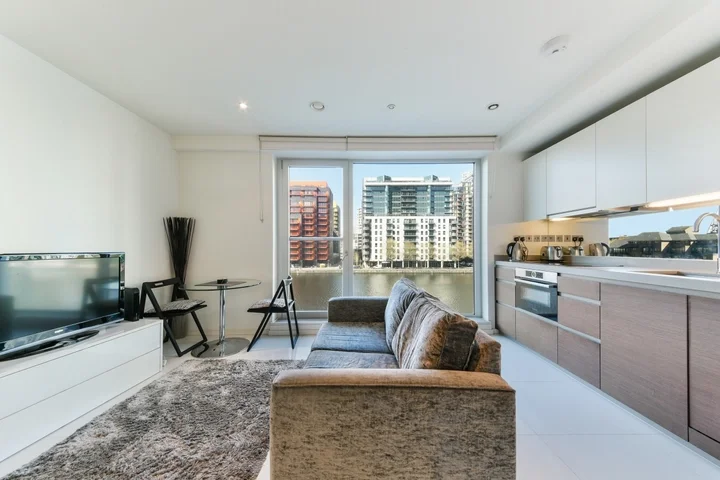 Flat Baltimore Wharf in Greater London
