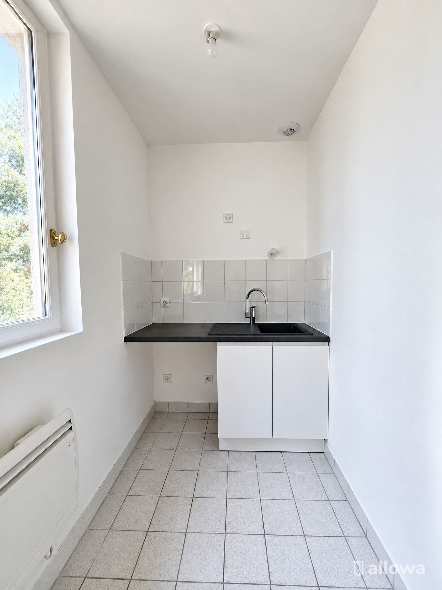 Flat Rue Mesnil in Paris